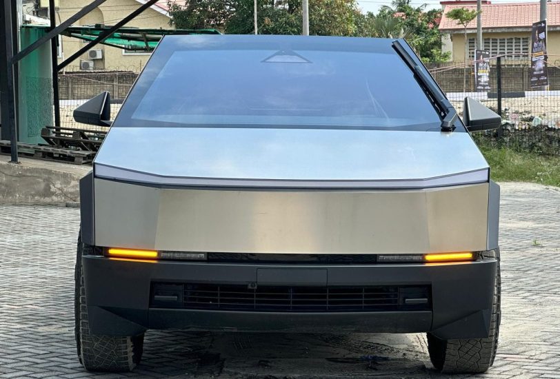 Tesla Cybertruck 2025