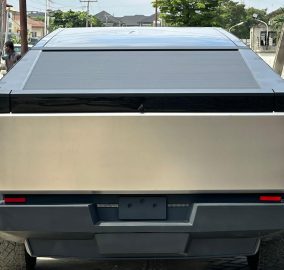 Tesla Cybertruck 2025